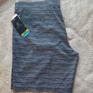 PGA Tour NWT 38 Men's Gray/Black Striped Shorts